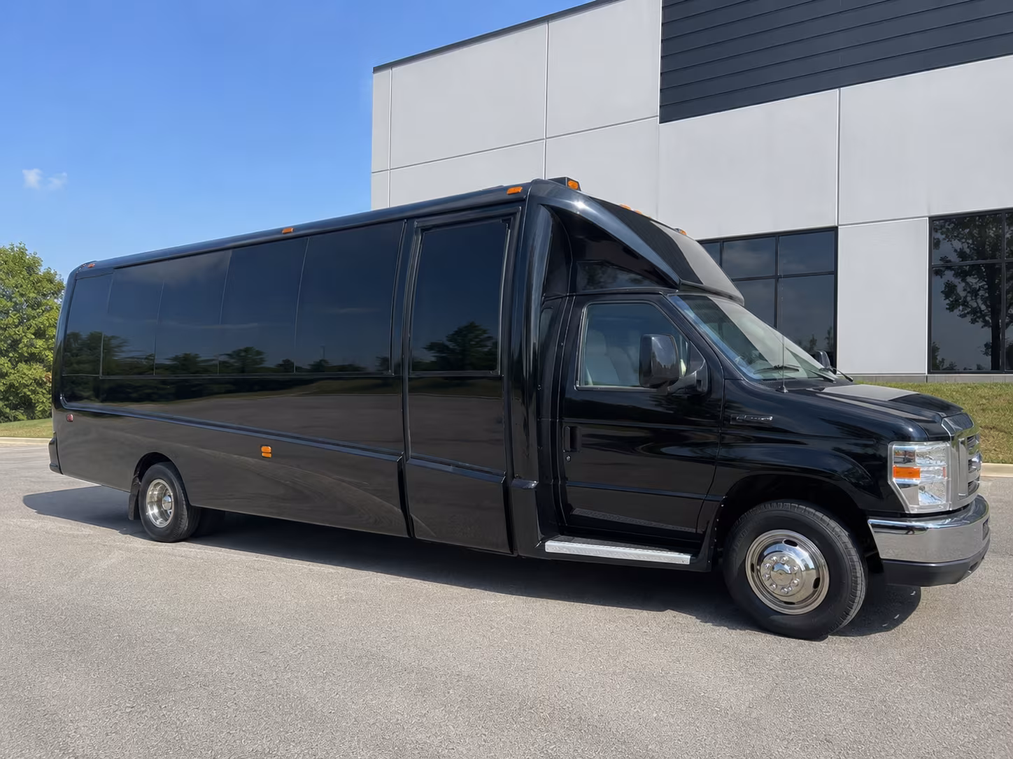 compare party buses minibuses and sprinter limos for your fort pierce prom